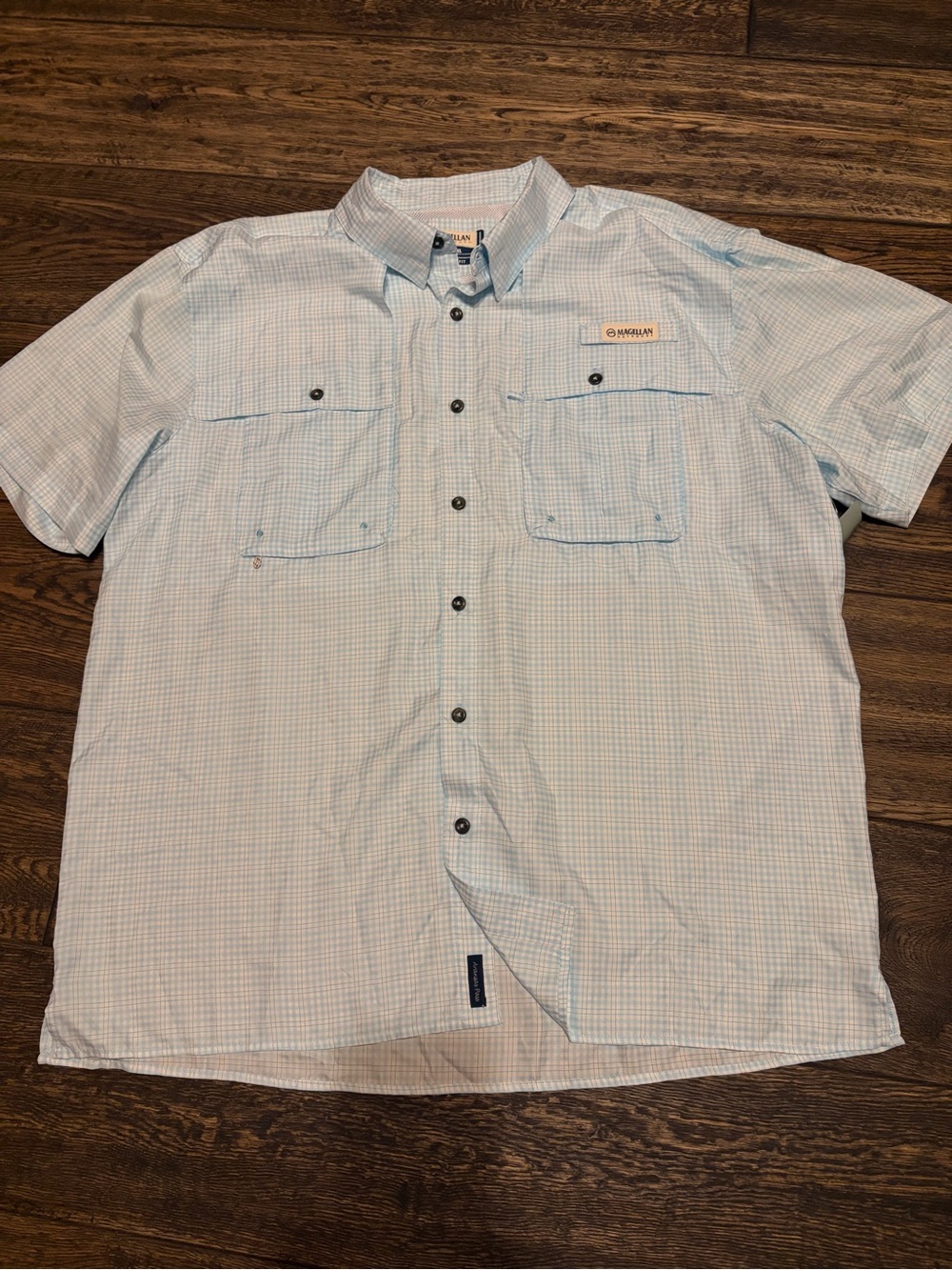 Magellan Outdoors Light Blue & White Short-Sleeve Button-Down Shirt